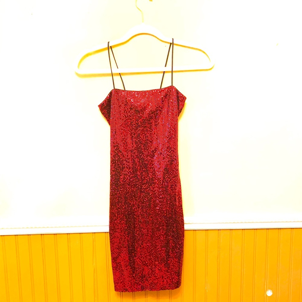 Red sequined-sparkled mini dress